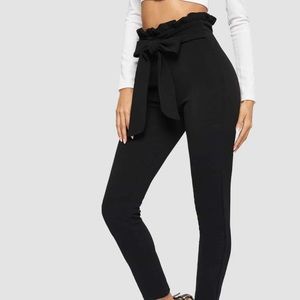 SHEIN belted waist skinny pants🖤